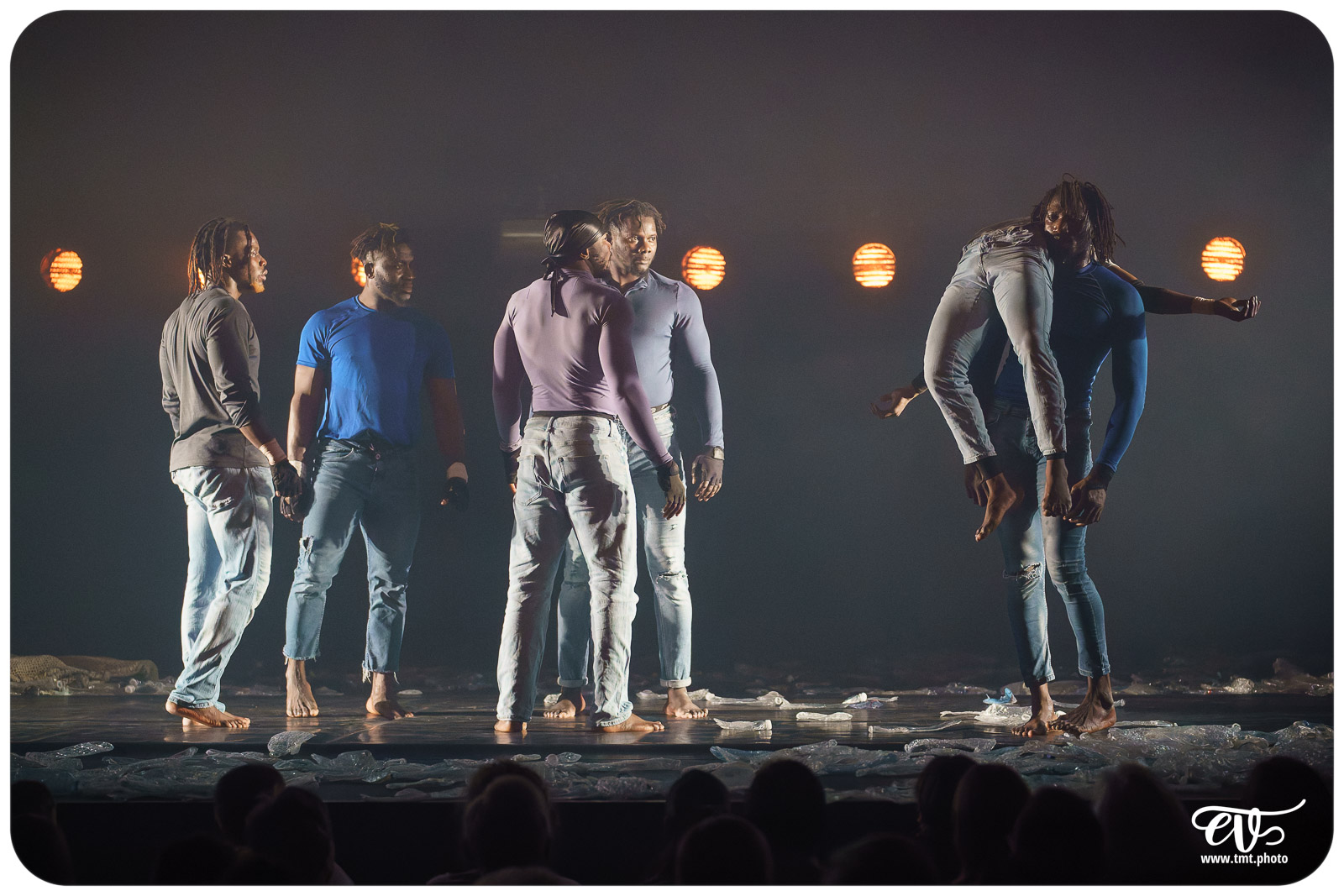 YÉ ! (L'EAU) (CIRCUS BAOBAB)